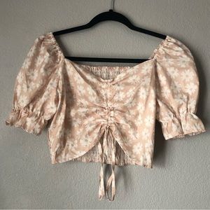 NWOT floral daisy puff sleeve shirred smocked ruched crop top Medium
